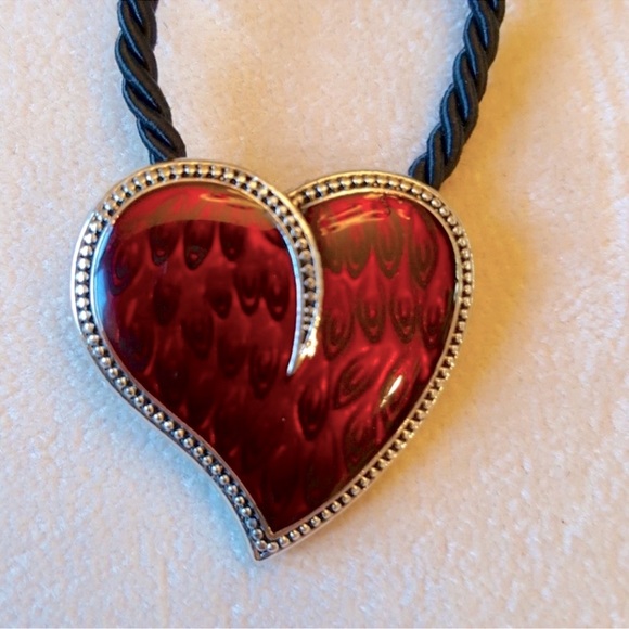 NWOT ♥️ LIA SOPHIA 15” RED & SILVER HEART PENDANT ON BLACK ROPE CHAIN NECKLACE - Picture 4 of 11